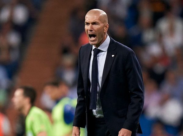 Tin bóng đá tối 19/10: Zidane đối mặt với sự khó chịu từ BLĐ Real Madrid