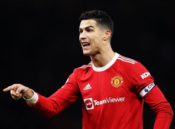 Tin bóng đá 4/7: Man Utd không buông tha Ronaldo
