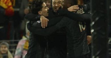 Bóng đá QT 15/1: Đánh bại Lens, PSG củng cố ngôi đầu Ligue I
