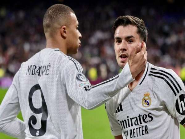 Bóng đá QT: Mbappe gây thất vọng ở trận Derby Madrid