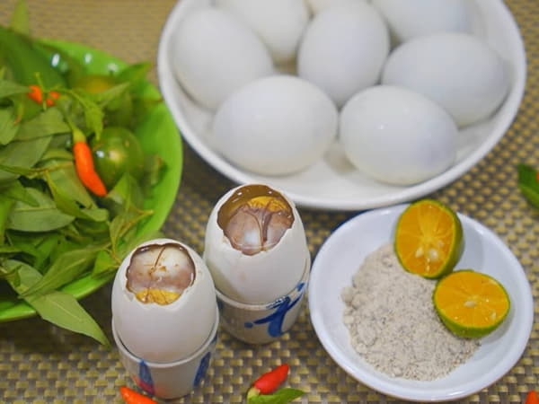 Cách luộc trứng vịt lộn thơm ngon, ngọt lịm