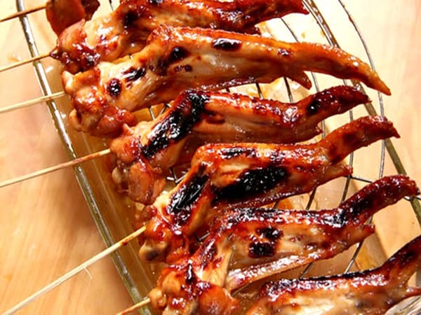 Cánh gà nướng xiên que
