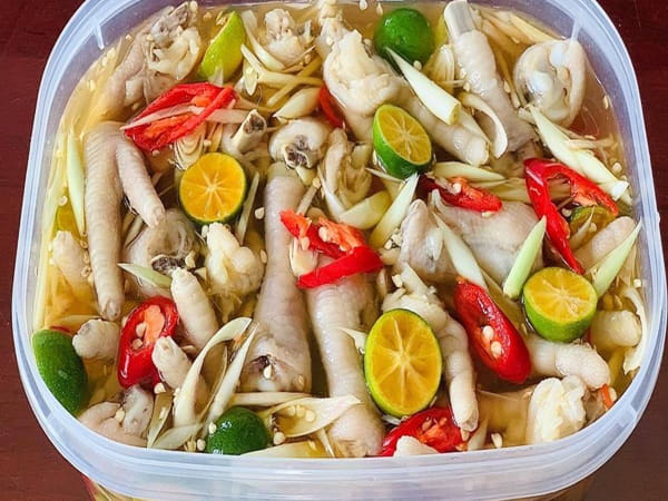 Chân gà ngâm sả tắc