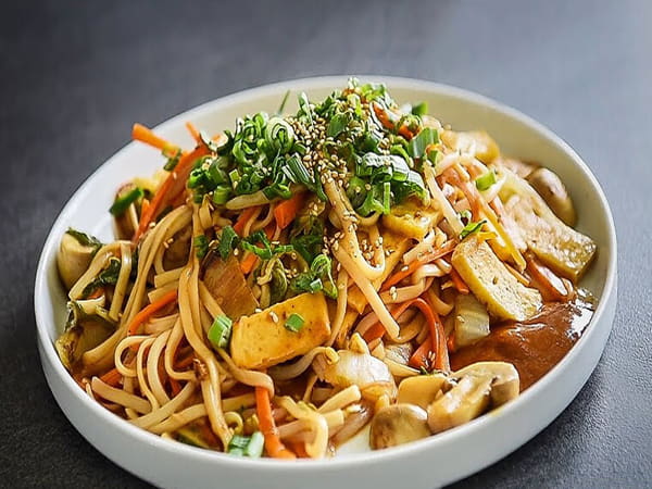Đậu hũ non nấu mì chay