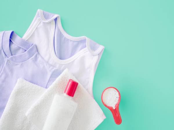 Tẩy với hỗn hợp giấm và bột giặt