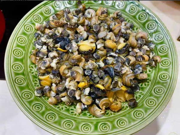 Làm sạch ốc bươu vàng