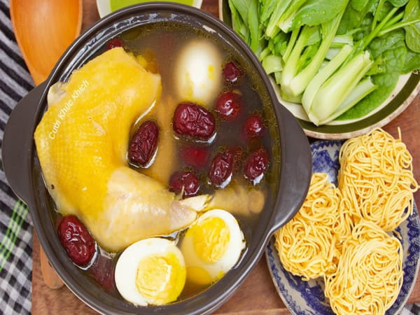 Lợi ích sức khỏe từ các món gà hầm