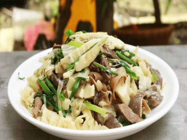 Mề gà xào măng chua