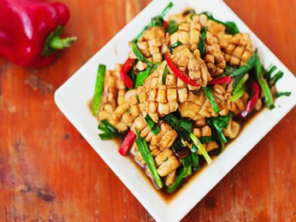 Mực một nắng xào thập cẩm