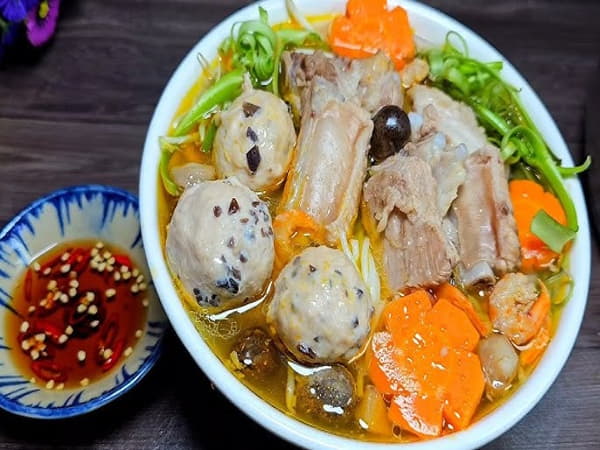 Hủ Tiếu Sườn Mọc – Món Ăn Đậm Đà