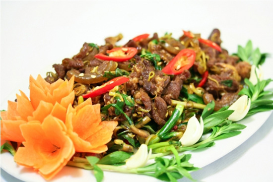 Mẹo nhỏ để làm dê xào lăn chuẩn vị Ninh Bình